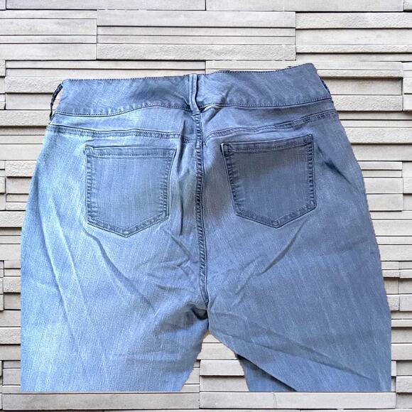 Torrid Gray Denim Jeggings Sz. 16 - Picture 6 of 8